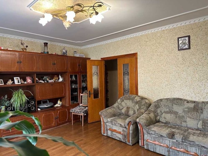 ПІДСЕЛЕННЯ для дівчини у 3 кімнатну квартиру по вул Полуботка - фото 1