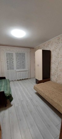 Аренда Газ Комната с балконом в коммуне  2 дивана  по Семена Палия/Выс - фото 1