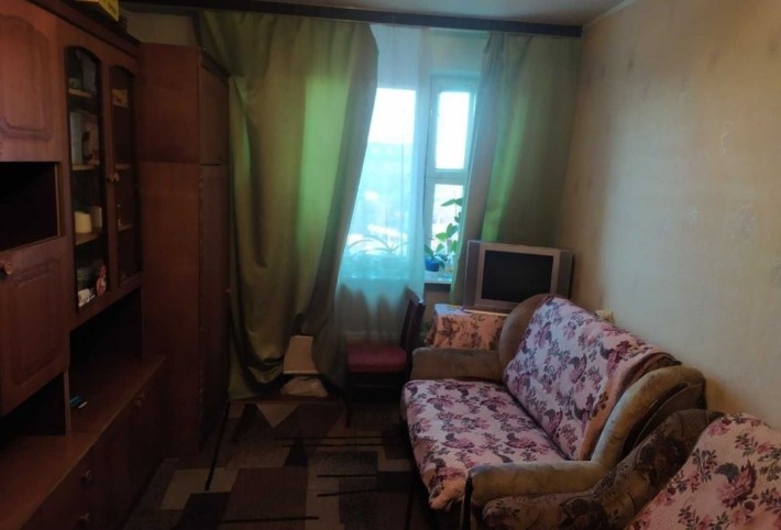 Велика кімната в комунальній квартирі, без хазяїв - фото 1