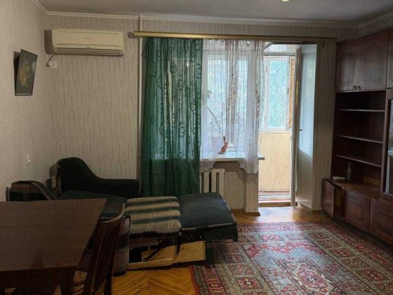 Метро КПІ. вул. Борщагівська 129. Для дівчини. Без власників.