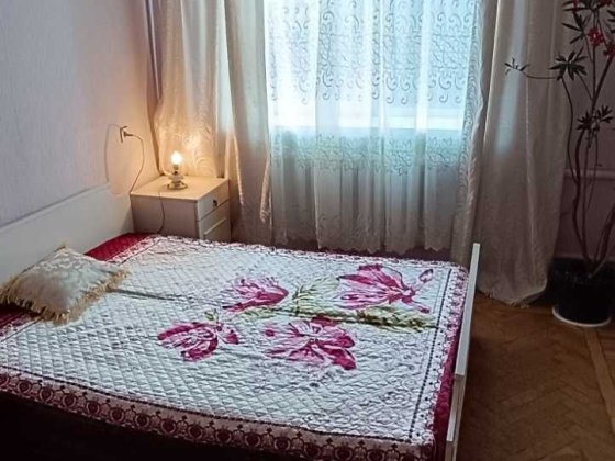 Без ГОСПОДАРІВ ! Ст.м. Звіринецька - 1 хвилина пішки. вул Бойчука № 2. ТІЛЬКИ для однієї  дівчини, ж