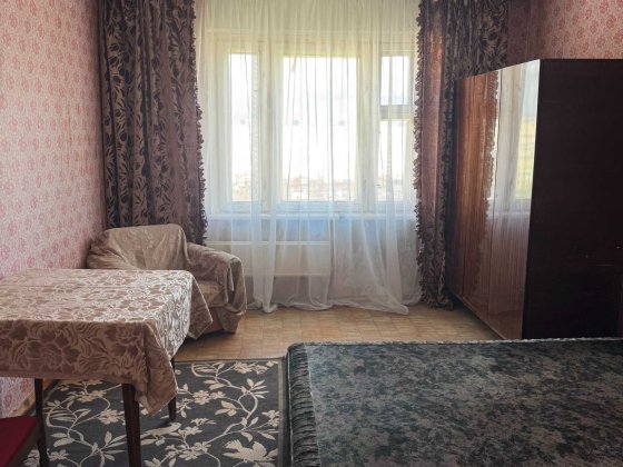 Кімната для чоловіка на Позняках