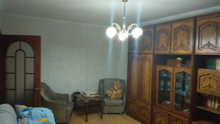 Кімната в 3-кімнатній квартирі без хазяїв 18 кв.м вул. Каштанова,4, почтокТроєщини для чоловіка. - фото 1