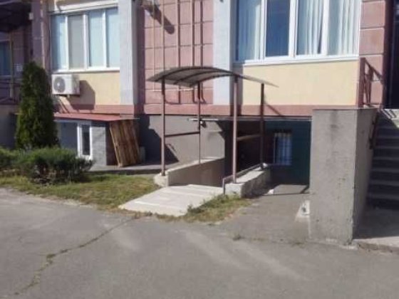 Здам кімнатну  в 3-кімнатній квартирі смт Чабани. 3000 грн.