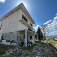 Продаж трьох будинків у Ворохті Яремче