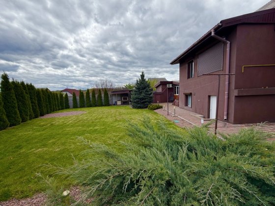 Аренда дома с зоной отдыха и закрытой беседкой Каменское