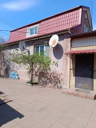 Сдам дом с гаражом и летней кухней - фото 1