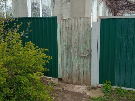 Здається будинок 80 кв.м з газом водою та сан вузлом всередині будинку, є місце під авто, а також лі Славянск