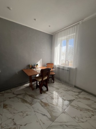 Сдам 2 комнаты в частном доме , на 2-4 человека - фото 1