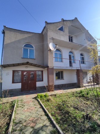 Сдаётся в аренду Шикарный и просторный дом в два этажа, огород беседк - фото 1