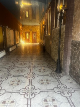 Сдам свое! помещение 90кв. в центре с двориком, Сдам дом. Сдам жилье. - фото 1