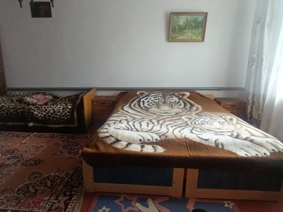 Двох кімнатний будиночок . Раково  . Оплата за один місяць