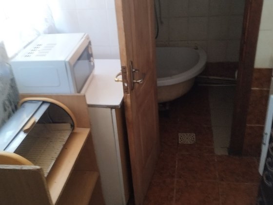 Здаєть пів будинку на Автошколі. Бровари