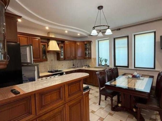 Сучасний особняк з тренажерним залом та сауною, вул. Вовчинецька Ивано-Франковск