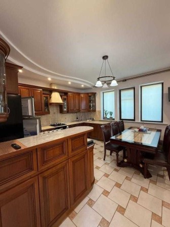 Сучасний особняк з тренажерним залом та сауною, вул. Вовчинецька - фото 1