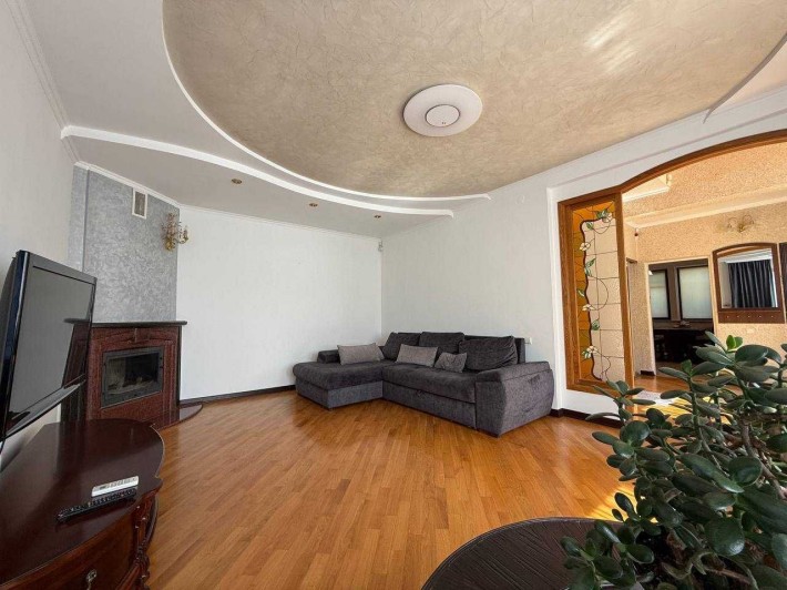 Оренда розкішного будинка в місті - фото 1