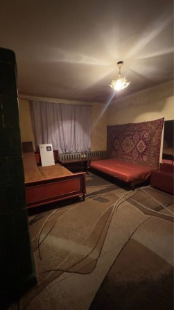 Однокімнатна в особняку КЕМПІНГ (місце під авто у дворі) - фото 1