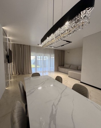 Оренда трикімнатного таунхауса КМ New Village - фото 1