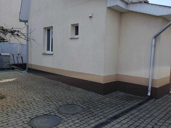 Оредна 1 км. будинку в тихому місці мікрорайону "Пирогово"