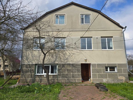 Здається 5-ти кімнатний будинок по провулку Сонячному в р-ні Старого міста біля пед.училища, читайте Винница