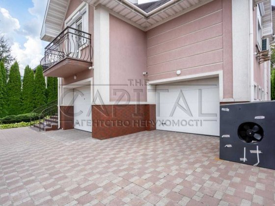 Аренда дома под офис! Гараж с выходом в дом! Опен спейсы и отдельные комнаты! Ролеты на окнах Киев