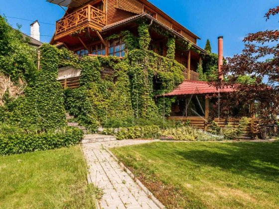 ГОЛОСЕЕВО. БАССЕЙН! ПАРКОВКА на 6 авто. Просторный дом с кабинетом и отдельным домом для гостей с. Ч Киев