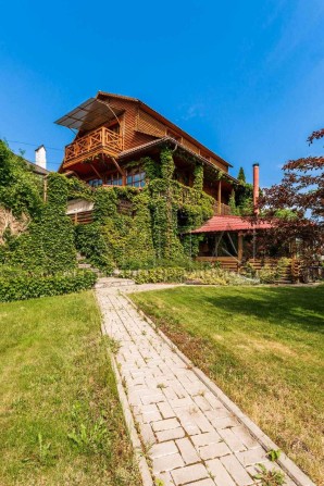 ГОЛОСЕЕВО. БАССЕЙН! ПАРКОВКА на 6 авто. Просторный дом с кабинетом и отдельным домом для гостей с. Ч - фото 1