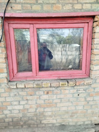 Сдам пол дома район детской больницы, 2 комнаты прихожая, отдельный двор закрывается, вода и туалет  - фото 1