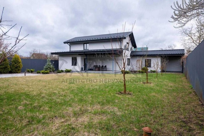 Аренда дома на Осокорках / Есть ГАЗ / ПОДВАЛ / 5 мин к метро Славутич / ул. Садовая, КИЕВ - фото 1