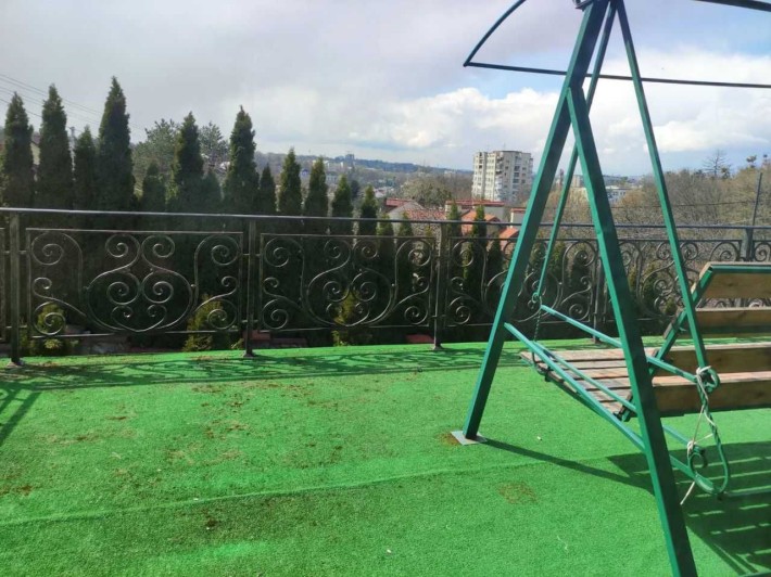 Будинок по вул. Кримська зі спальні вихід на терасу - фото 1