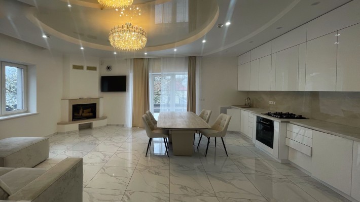 Оренда будинку 289 м² на Личаківській: автономність та комфорт - фото 1