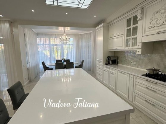 Аренда ДОМА в Совиньоне,  гараж, БАССЕЙН,  подвал Одеса