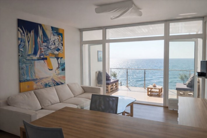 Аренда дома у моря на сезон . Первая линия. - фото 1