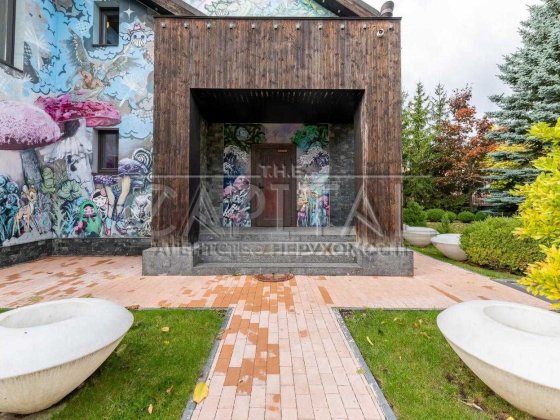 Неймовірно гарний будинок в Києві Радченка Петра (Лобановського / Севастопольська площа) Киев