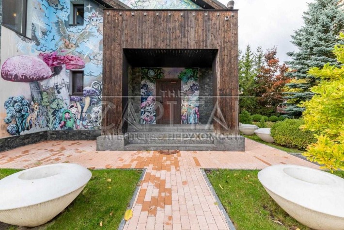 Неймовірно гарний будинок в Києві Радченка Петра (Лобановського / Севастопольська площа) - фото 1