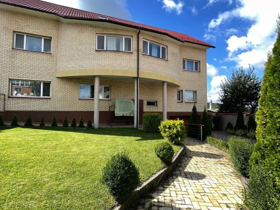 Будинок 450м2 біля печерської школи Киев