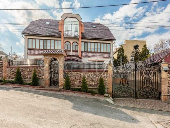 Аренда Дом 800м под офис Центр Печерск ул. Пирятинская Вид на Родину Мать