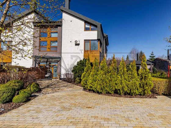 Оренда дуплексу КМ Коник Голосіївський Автономний 3 поверхи Київ Киев