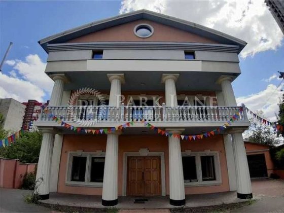 Аренда дома. 618 м2 Соломенский район. Парковка. Опенспейс. Без комисии