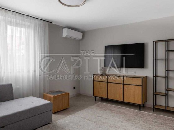 будинок Осокорки Славутич метро в пішій доступності маленькі собачки Киев