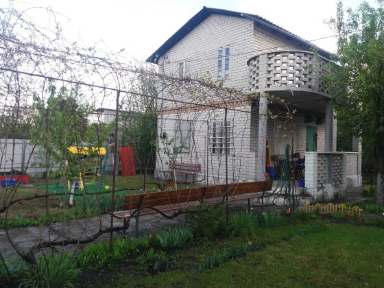 Сдаётся дача на длительный срок Підгородне