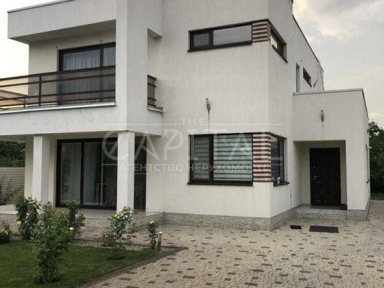 Здається просторий будинок 220 м у закритому котеджному містечку біля озера. Газ Крюківщина