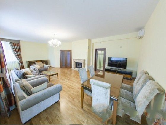 Дом в коттеджном городке с выходом на воду, Козин, Дамба Козин