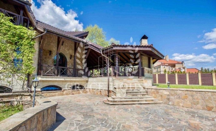 Аренда просторного дома с подвалом и выходом на Днепр Конча-Заспа Козин Дамба 40 соток - фото 1