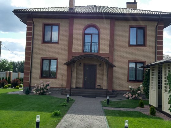 Орен.будинку з генерат с.Нові Петрівці вул.Ново-Київська.Гараж.Власник Нові Петрівці