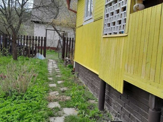 Дача на лiто. Ялинка, 12 км до Киэва. можна дiти. На любий та короткий термiн. Княжичи