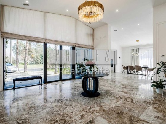 Оренда стильного будинку 246 м2 в КМ Riviera Village у Лебедівка Лебедевка