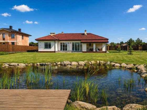 Дім з садом 25 соток та власним купальним озером Новосілки біля лісу ТОП ЛОКАЦІЯ Новоселки