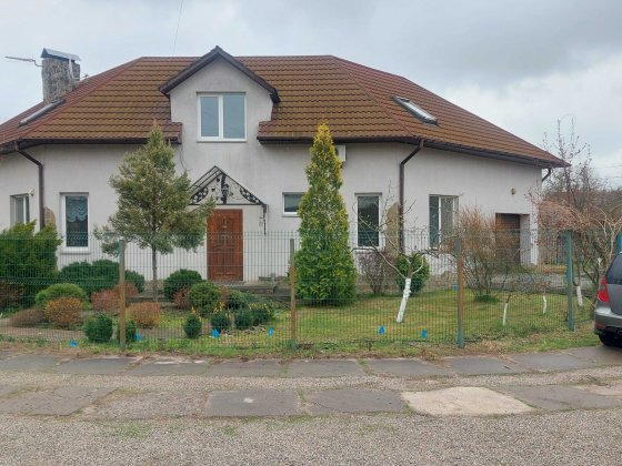 Здається в оренду сучасна садиба у с. ПЛЮТИ. Плюты