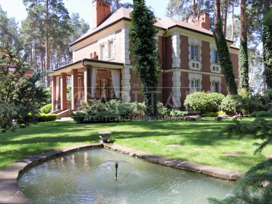 Оренда вишуканої резиденції в англійському стилі серед соснового лісу та біля озера, Романків Романков